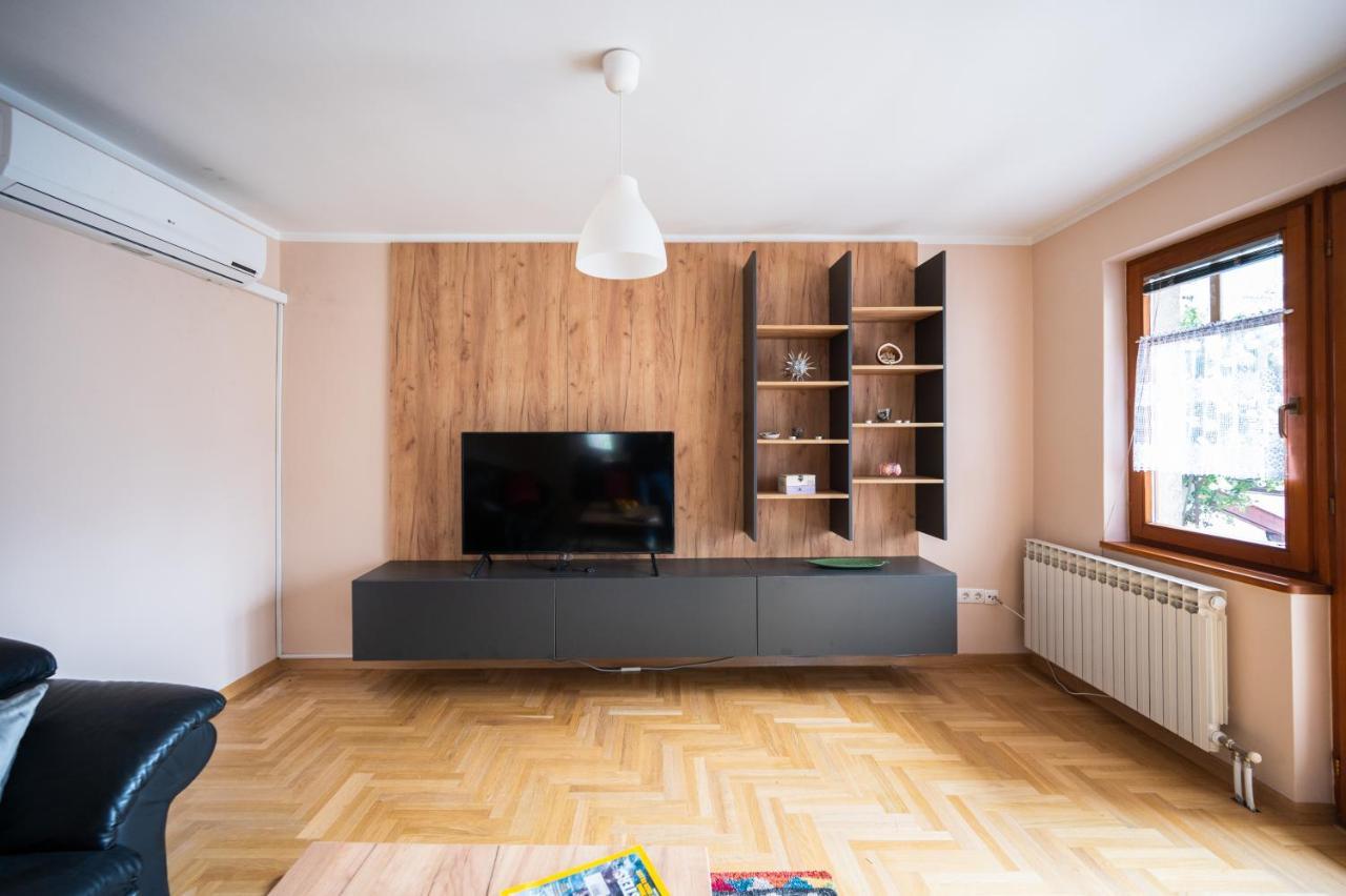 Duplex Apartment For Up To 12 People- Old Town サラエヴォ エクステリア 写真