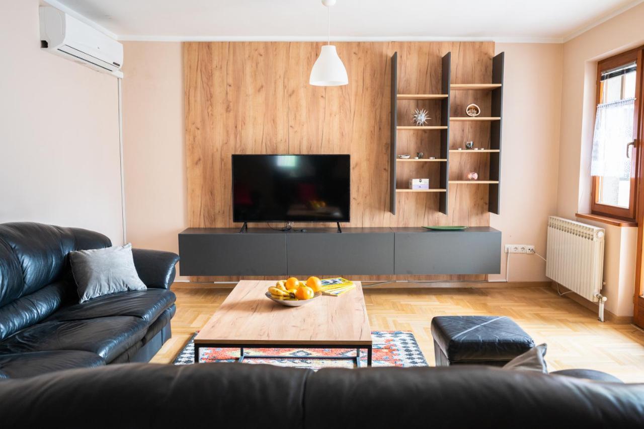 Duplex Apartment For Up To 12 People- Old Town サラエヴォ エクステリア 写真