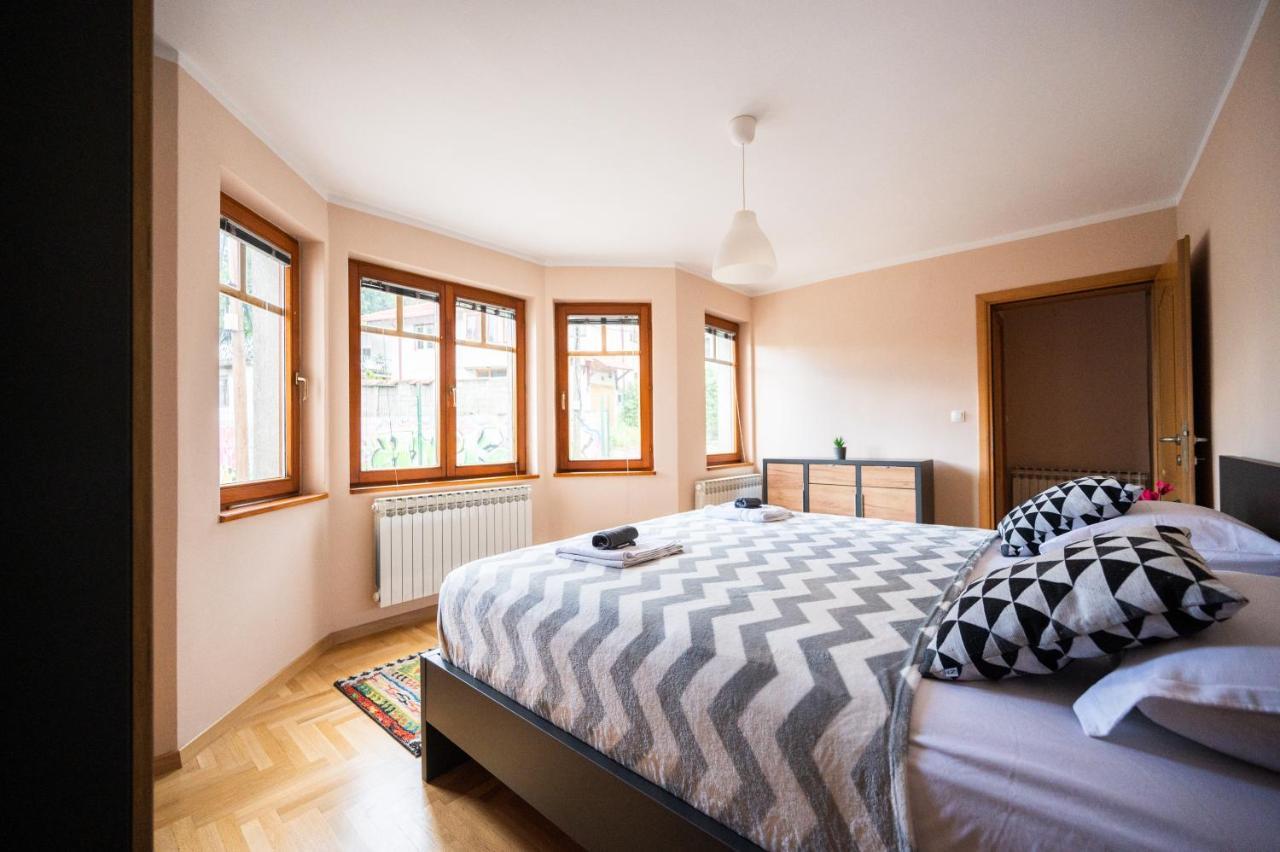 Duplex Apartment For Up To 12 People- Old Town サラエヴォ エクステリア 写真