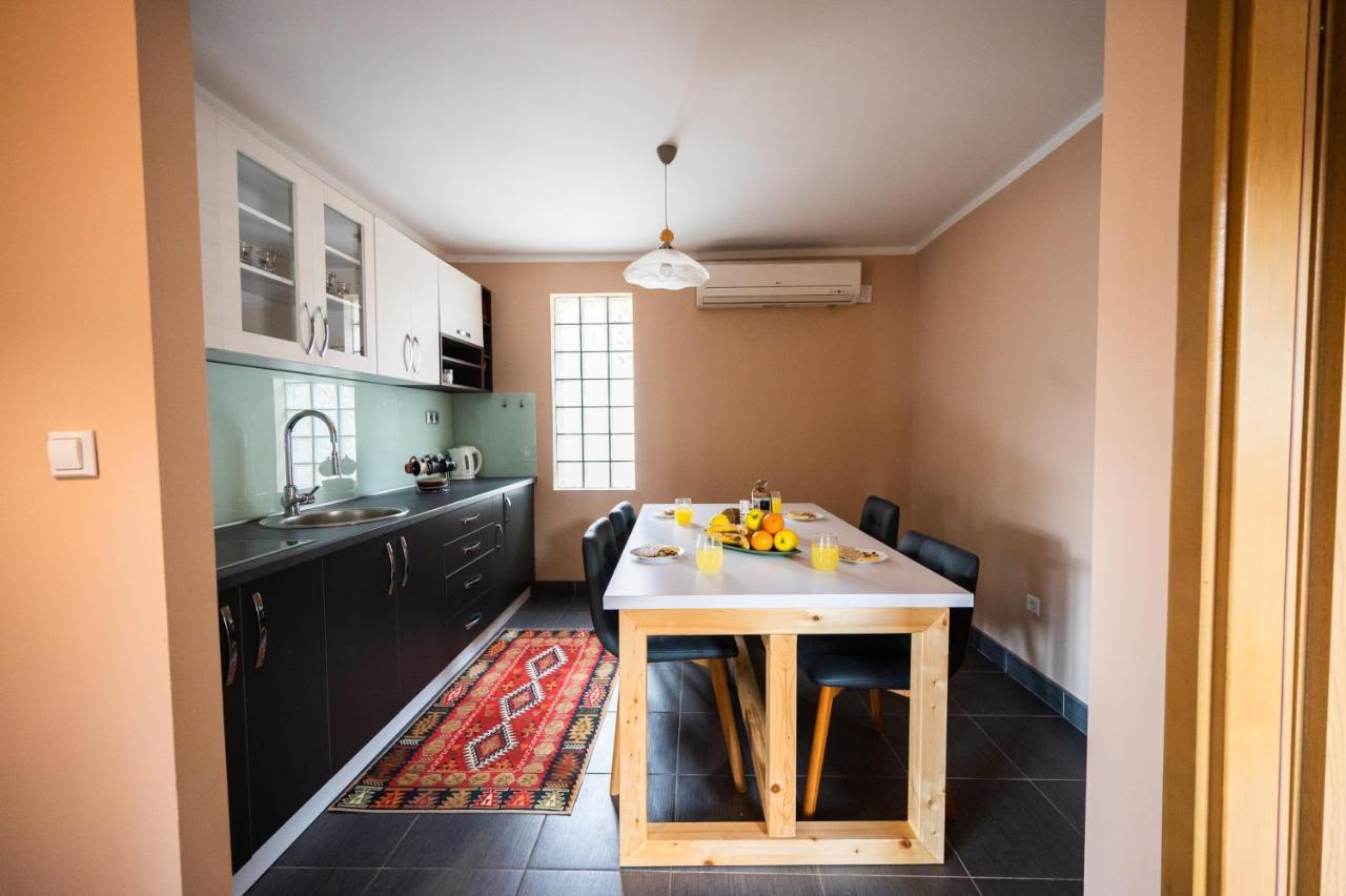 Duplex Apartment For Up To 12 People- Old Town サラエヴォ エクステリア 写真