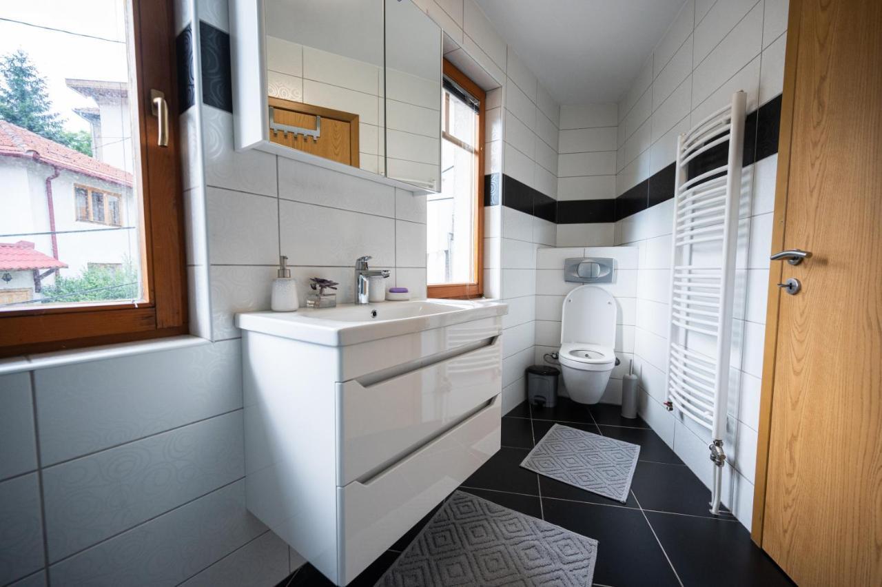 Duplex Apartment For Up To 12 People- Old Town サラエヴォ エクステリア 写真